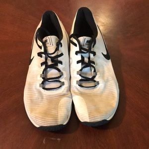 Nike Men’s Control 4 Men’s Size 12 Athletic Shoe good condition.